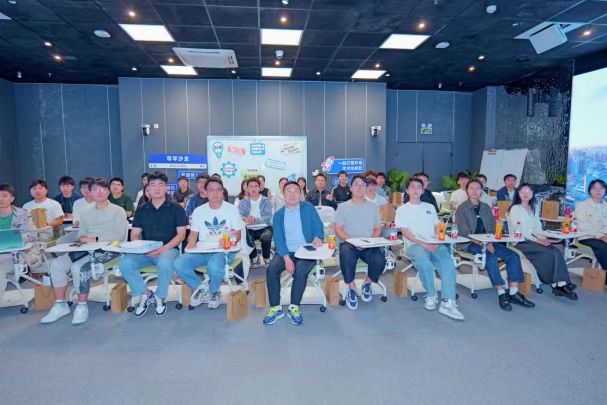 研途同心导学沙龙师生合影